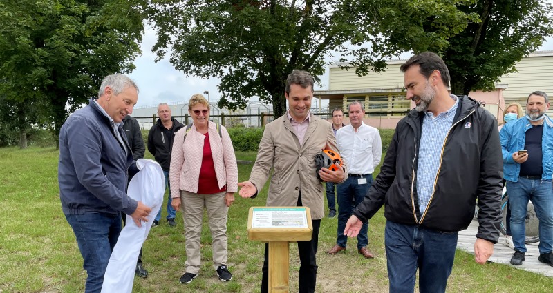 inauguration plaque usine cap loreal vichy